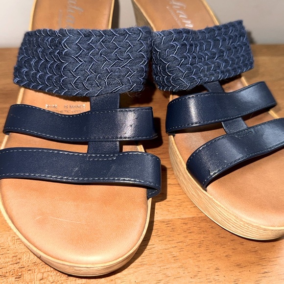 Italiana by Italian Shoemakers • Mandii Wedge Sandals - Picture 10 of 10